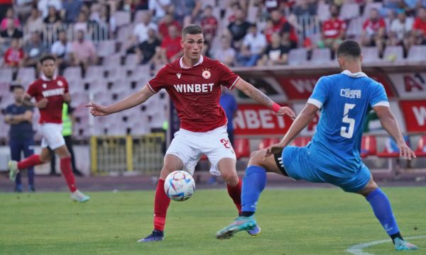 Играч на ЦСКА предложи брак на любимата си и получи 